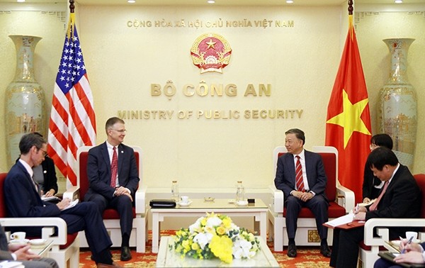 Minister für öffentliche Sicherheit To Lam empfängt US-Botschafter in Vietnam, Daniel Kritenbrink