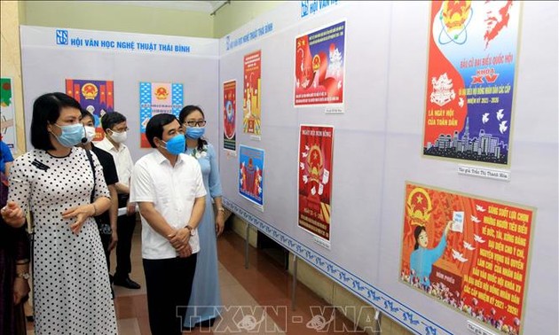 Thai Binh eröffnet die Ausstellung der Plakate über Wahlen