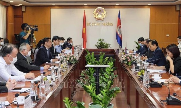 Zusammenarbeit zwischen Vietnam und Kambodscha in den Bereichen Handel, Industrie und Energie verstärken