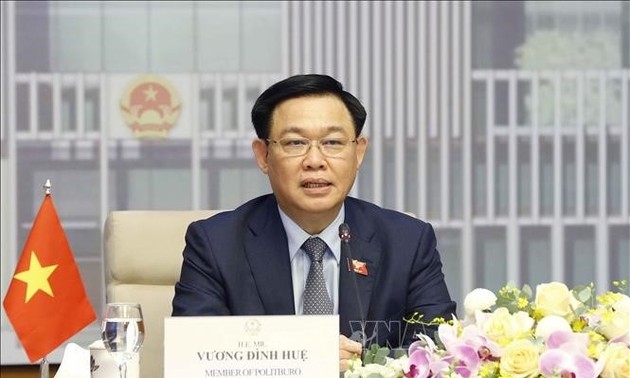 Parlamentspräsident Vuong Dinh Hue führt virtuelles Gespräch mit dem Präsidenten des australischen Unterhauses Tony Smith