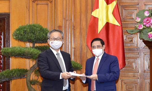 Premierminister Pham Minh Chinh empfängt den japanischen Botschafter in Vietnam