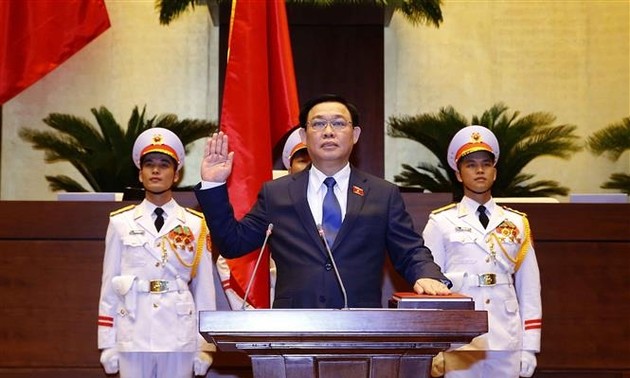 Vuong Dinh Hue wird zum Präsident des Parlaments der 15. Legislaturperiode gewählt