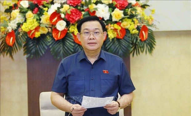 Parlamentspräsident Vuong Dinh Hue: Aufbau von Projekten mit besserer Qualität