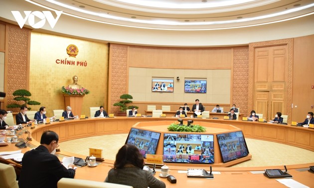 Premierminister Pham Minh Chinh leitet Online-Sitzung über Covid-19-Bekämpfung