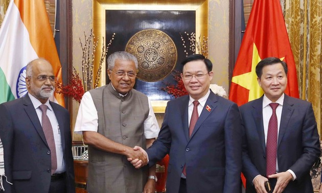 Parlamentspräsident Vuong Dinh Hue trifft Premierminister des indischen Bundesstaates Kerala
