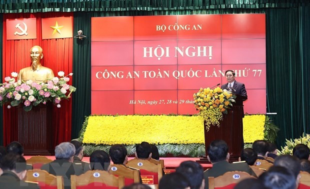 Premierminister Pham Minh Chinh: Die Polizei muss das nationale Interesse an erste Stelle setzen