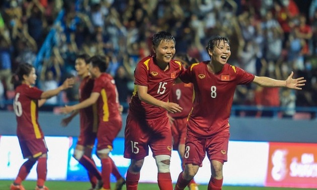 Die vietnamesische Fußballmannschaft der Frauen besiegt die Mannschaft der Philippinen mit 2:1