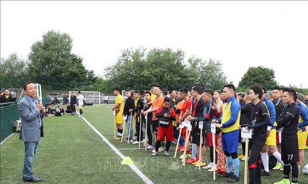 Gemeinschaftsfußballturnier der Vietnamesen in Großbritannien