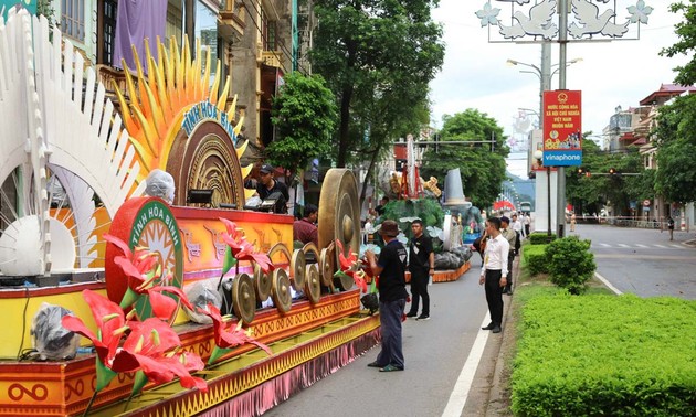 Das einzigartige Karneval Hoa Binh 2022