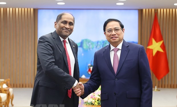Premierminister Pham Minh Chinh empfängt Singapurs Botschafter und Exekutivdirektor der Temasek-Stiftung