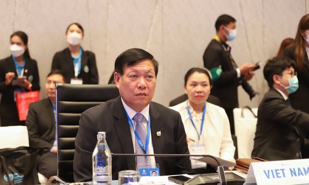 Vietnam teilt auf APEC-Sitzung Erfahrungen im Gleichgewicht zwischen Gesundheit und Wirtschaft