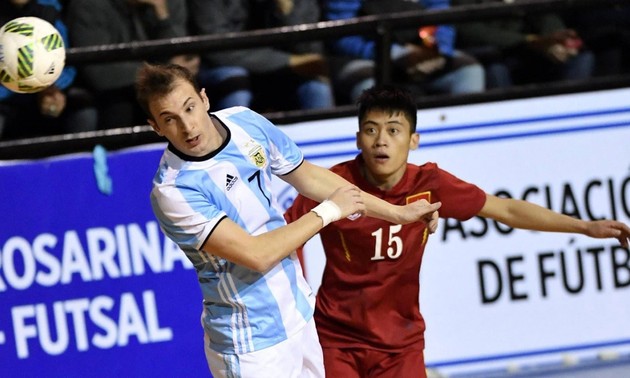 Das vietnamesische Futsalteam trainiert in Argentinien