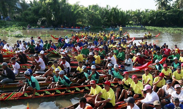 Bootsrennen zum Chol Chnam Thmay-Fest in Kien Giang