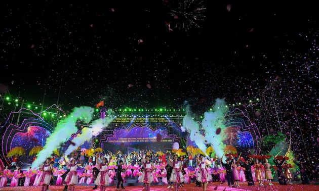 Eröffnung des Khen-Festivals der Volksgruppe der Mong