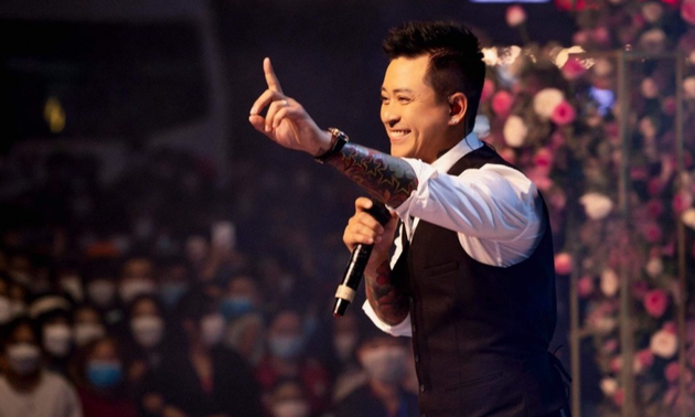 Vietnamesischer Sänger Tuan Hung zum Super Bowl eingeladen