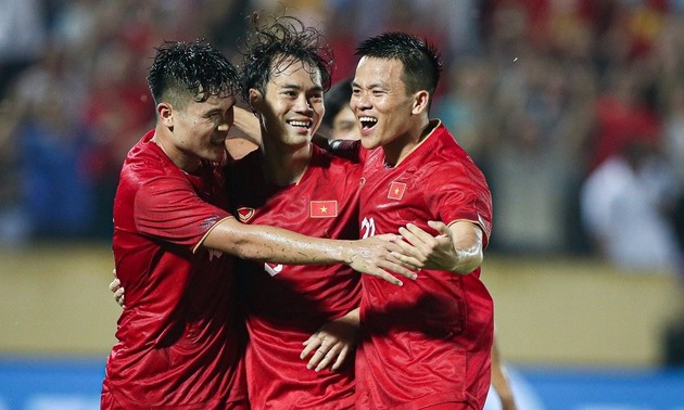 Die vietnamesische Fußballnationalmannschaft verbessert sich in der FIFA-Rangliste