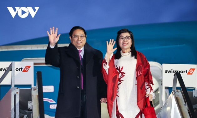 Premierminister Pham Minh Chinh trifft in der Schweiz beim WEF Davos 2024 ein