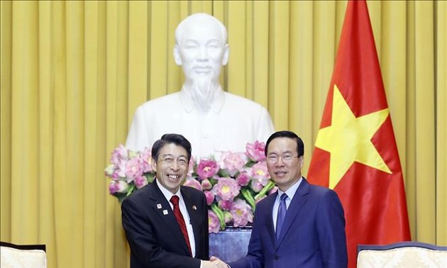 Staatspräsident Vo Van Thuong empfängt den Gouverneur der japanischen Präfektur Fukuoka