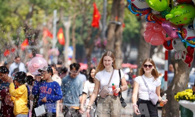 Die Zahl internationaler Besucher in vielen vietnamesischen Orten steigt während des Mondneujahres 2024