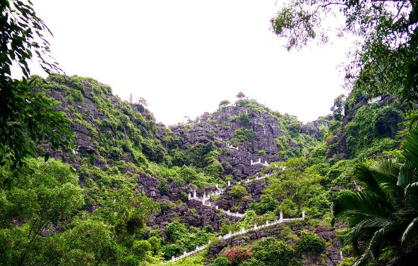 셀카의 성지, 닌빈의 ‘무어 동굴’