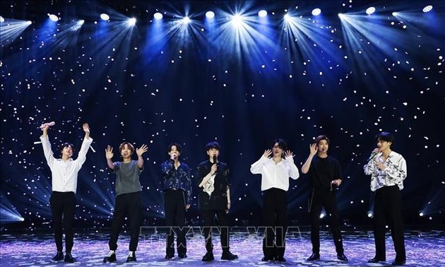 방탄소년단, 한국 팝 그룹 최초로 빌보드 핫100 차트 1위에 오르다
