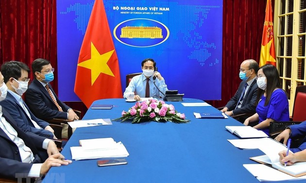 베트남-캐나다, 코로나19 대응 등 다방면 협력 확대