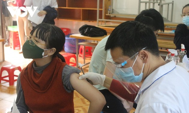하노이, 11월 27일 오전 14세 청소년 백신 접종