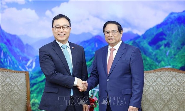 팜 민 찐 총리, 지속가능하고 균형적인 베트남-한국 교역 관계 발전 촉진 요청