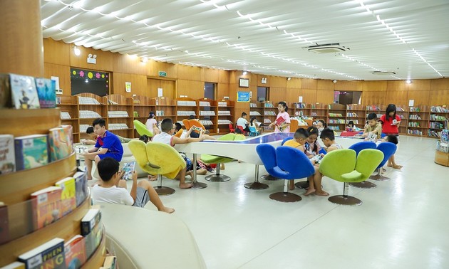 꽝닌 도서관, 하롱베이 옆 매력적인 도서 공간