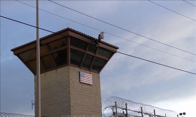 សហរដ្ឋអាមេរិកសន្យាថានឹងបិទពន្ធនាគារ Guantanamo