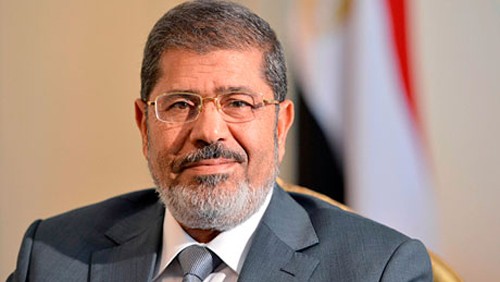 អង្គជំនុំជំរះអតីតប្រធានាធិបតីអេហ្ស៊ីប  Mohammed Morsi ត្រូវបានផ្អាក