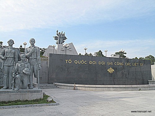ឈាបនដ្ឋានផ្លូវលេខ៩នៅខេត្ត Quang Tri
