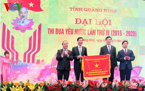 ឧបនាយករដ្ឋមន្រ្តីវៀតណាមអញ្ជើញចូលរួមមហាសន្និបាតប្រឡងប្រណាំងស្នេហាជាតិនៃខេត្ត Quang Ninh