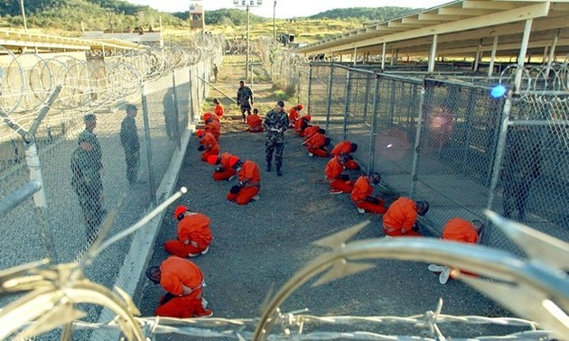 រដ្ឋាភិបាលអាមេរិកពន្លឿនផែនការបិទទ្វារពន្ធនាគារ Guantanamo