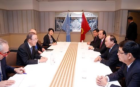នាយករដ្ឋមន្ត្រី លោក Nguyen Xuan Phuc ជួបប្រាស្រ័យនៅខាងក្រៅសន្និសីទកំពូល G7 បើកទូលាយ