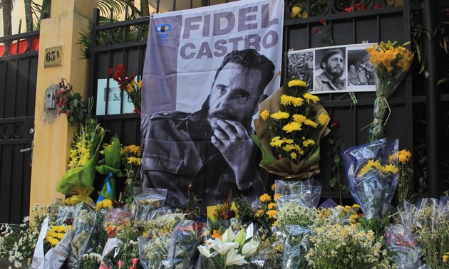 ពិធីគោរពវិញ្ញណក្ខន្ធអតីតប្រធានគុយបា Fidel Castro នៅទីក្រុងហាណូយ