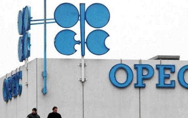 បណ្ដាប្រទេសនៅក្នុងនិងក្រៅ OPEC សន្យាកាត់បន្ថយទិន្នផលធ្វើអាជីវកម្មប្រេង