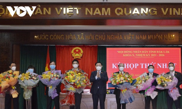 Ketua MN Vuong Dinh Hue Melakukan Temu Kerja di Dak Lak, Mengusulkan Buka Mekanisme Khusus untuk Daerah.
