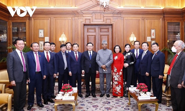Ketua MN Vuong Dinh Hue Mengakhiri Kunjungan Resminya di Republik Korea dan India