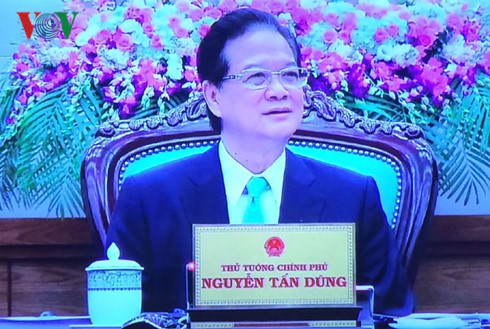 阮晋勇会见老挝副总理宋沙瓦•凌沙瓦