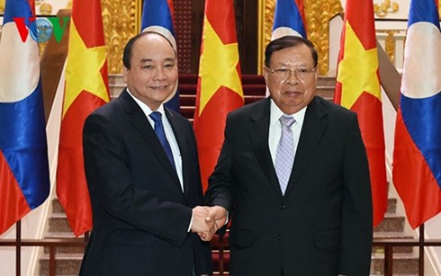 阮春福会见老挝人民革命党中央总书记、国家主席本扬•沃拉吉