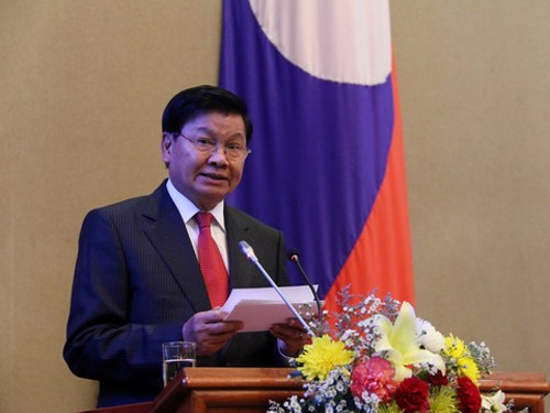 老挝总理通伦对越南进行正式友好访问  