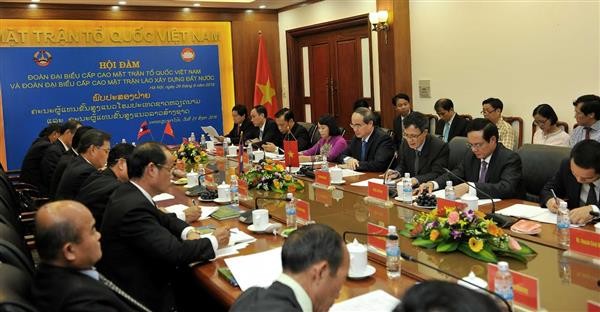 加强越南祖国阵线中央委员会与老挝建国阵线的合作