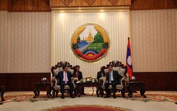 越共中央组织部高级代表团访问老挝