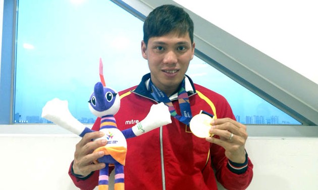 越南游泳运动员武清松夺得2016残奥会银牌