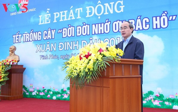 阮善仁：加强森林保护 使植树成为越南人的生活习惯