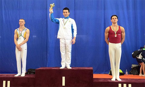 越南体操运动员在青年体操世界杯匈牙利站比赛上夺得4枚金牌
