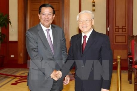 越共中央总书记阮富仲会见柬埔寨首相洪森