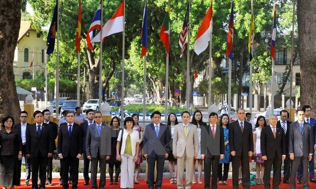 越南重申关于与其他成员国一道建设团结自强的东盟共同体的强有力信息