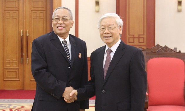  越共中央总书记阮富仲会见柬埔寨人民党中央检查委员会代表团
